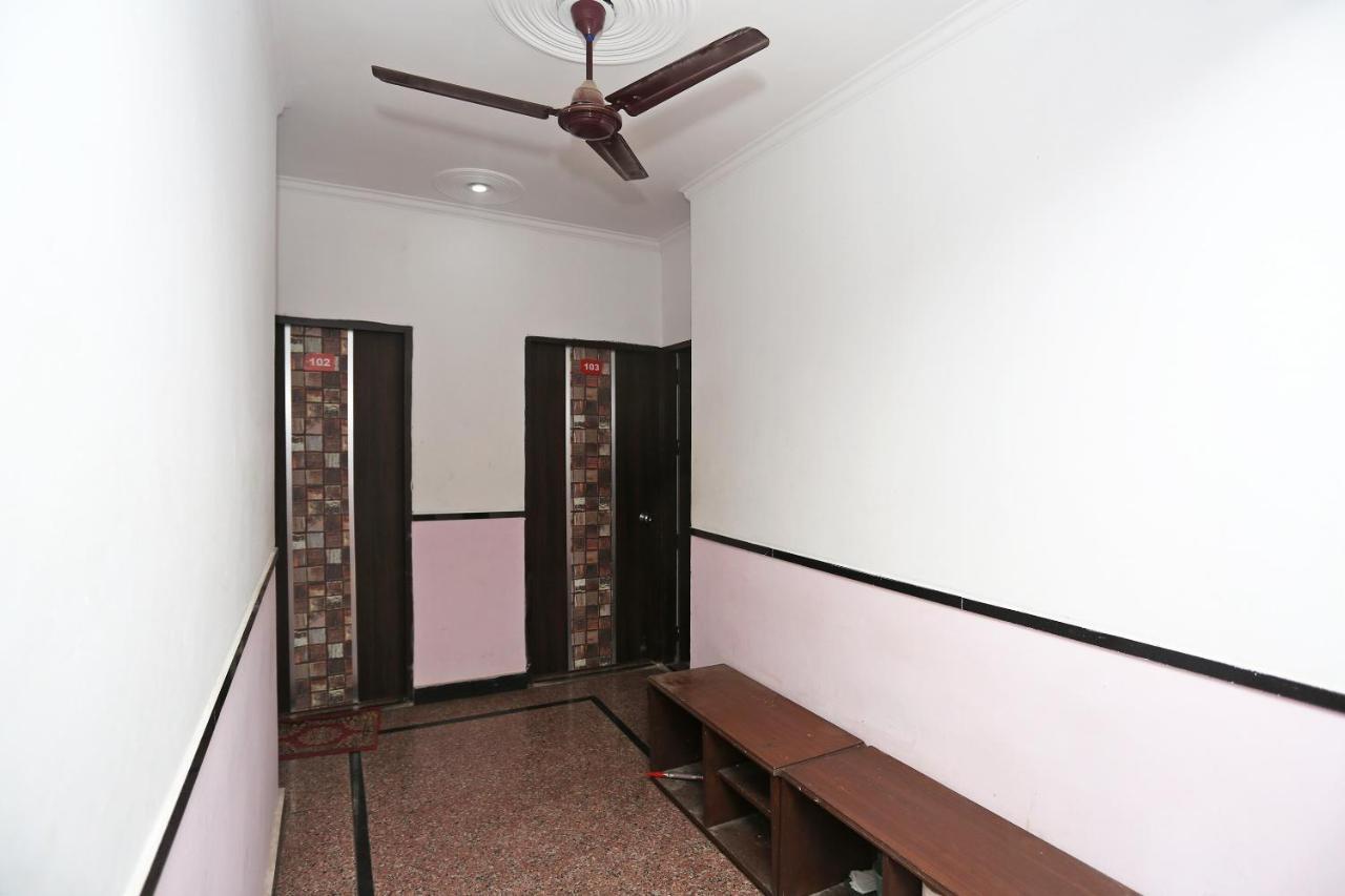 Oyo 8253 Golden Heights Hotel New Delhi Exterior photo